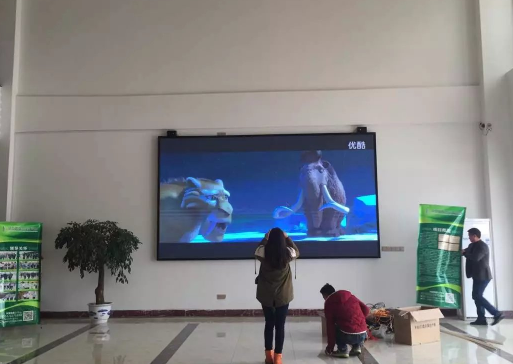 LED全彩顯示屏如何與移動(dòng)設(shè)備連接?？長(zhǎng)沙吉進(jìn)電子告訴你